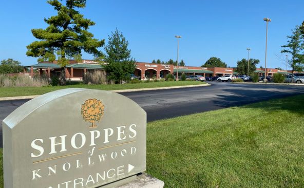 Shoppes Of Knollwood: 2131 S Neil St, Champaign, IL 61820